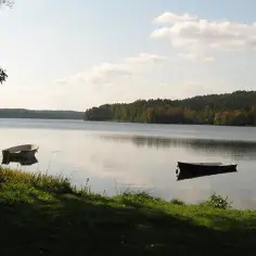 Jezioro Dąbrowskie: piękne miejsce na relaks i wędkowanie w Kaszubach